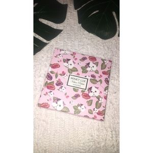 WINKYLUX KITTEN EYESHADOW PALLET